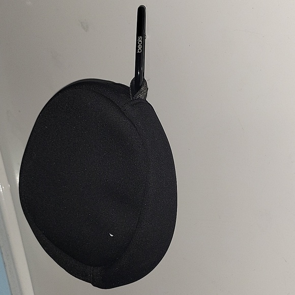 Beats Headphone Case - Picture 3 of 4